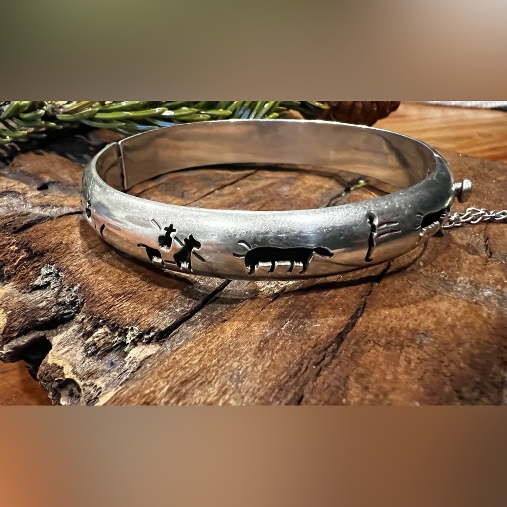 Taxco Mexico Bracelet Silver TS-43 OSA Bull Fight Toreros Story Telling Bangle M